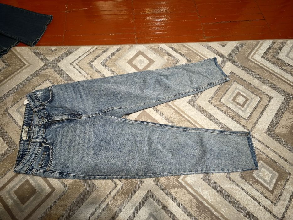 Продам Джинсы женские