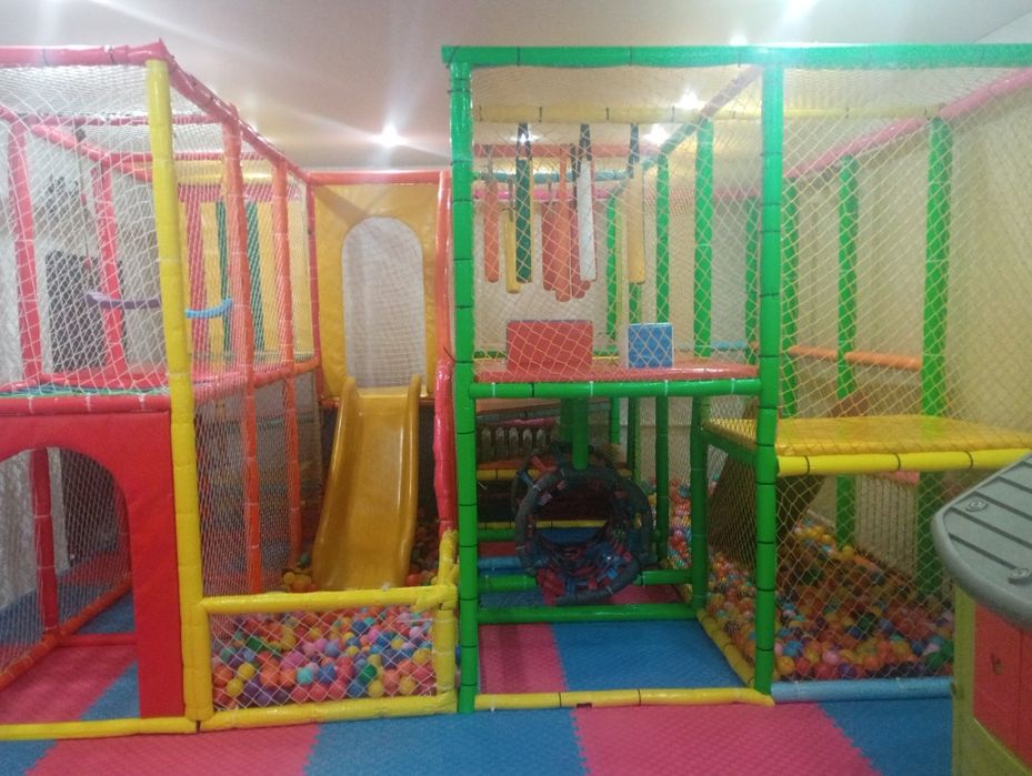 Продам игровой лабиринт и батут