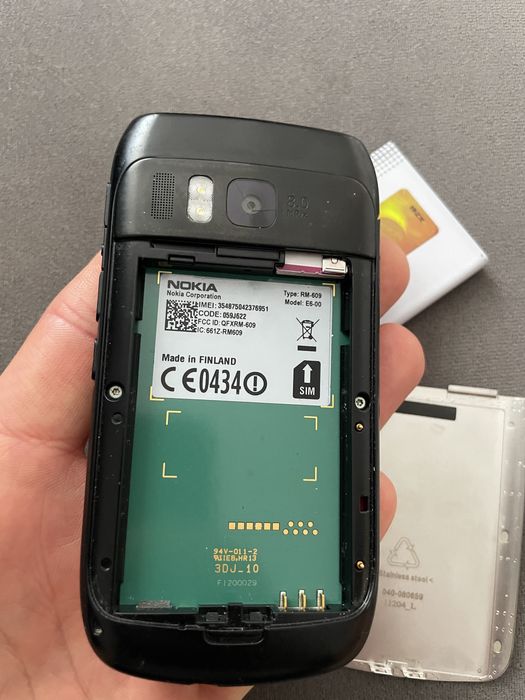 NOKIA E6 Clasic Type RM-609 Touchscreen + Qwerty