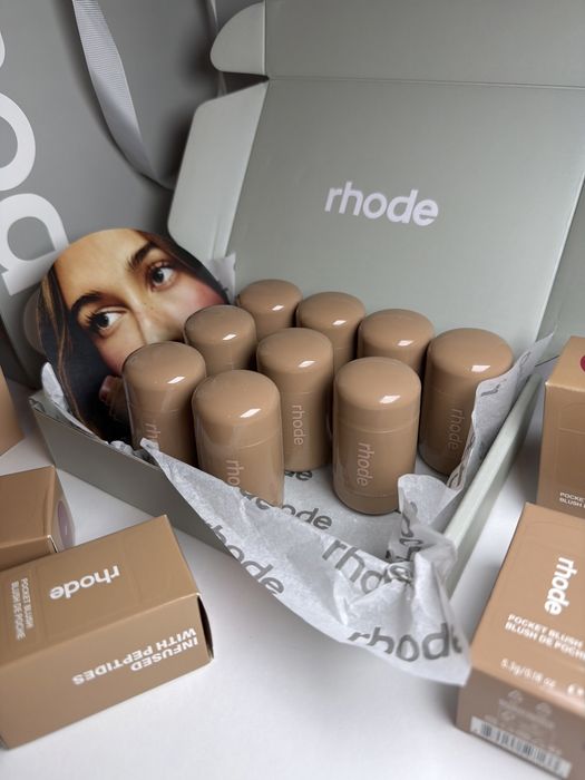 Rhode Pocket Blush оригинален кремообразен руж Cream Blush Blush Stick стик за бузи и устни грим makeup Hailey Bieber Хейли Бийбър 13 цвята