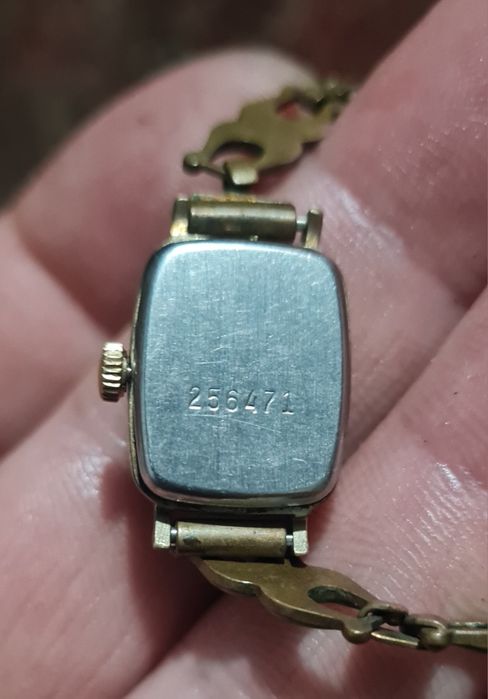 Женские наручные часы "Чайка"