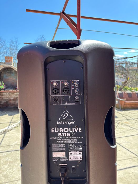 Vând boxe behringer