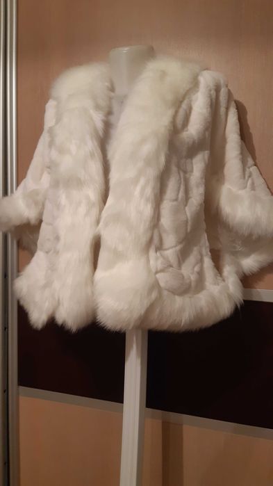 Свадебное платье, шубки