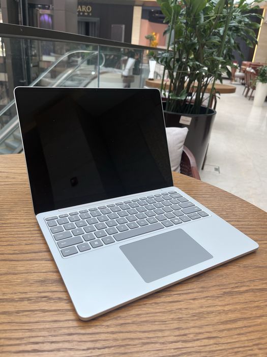 Surface Laptop Go 13-inch (1st Edition)