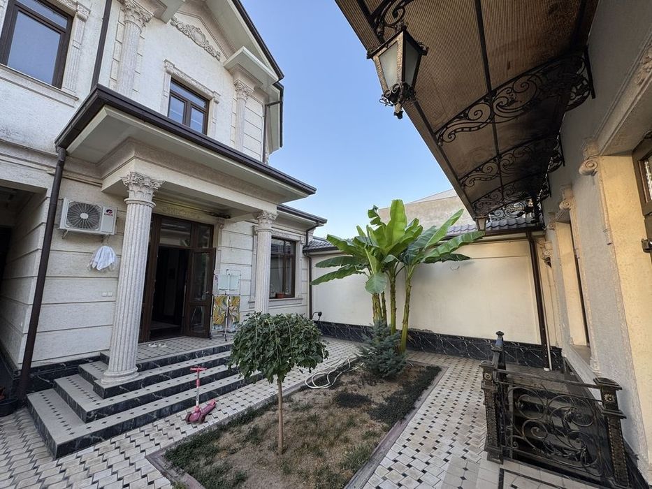 Ona bola banisa atrofida 5 sotix 10 ta xona