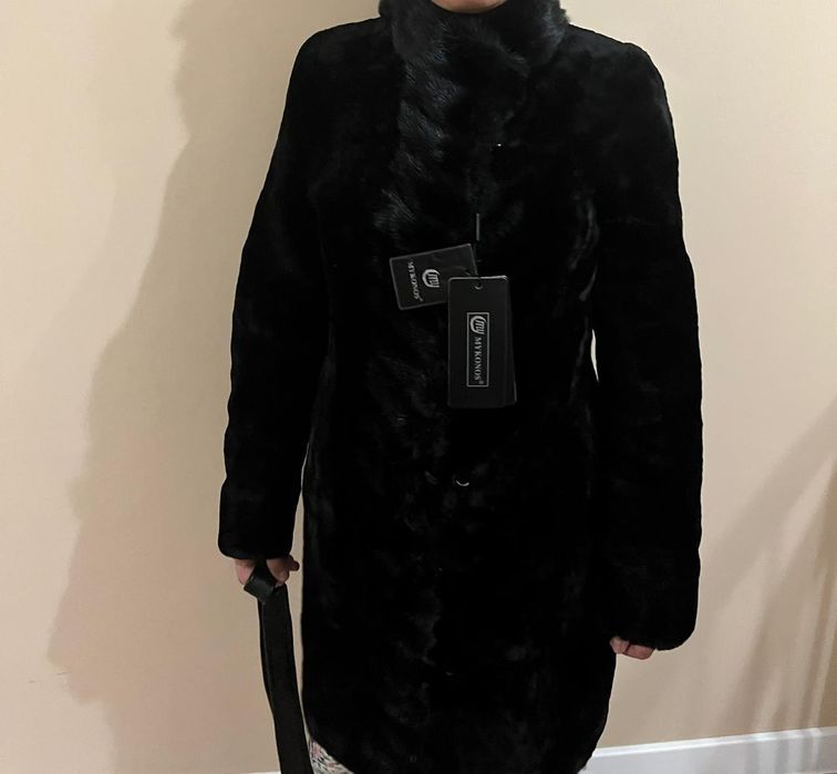 продаётся шуба мутон воротник норка