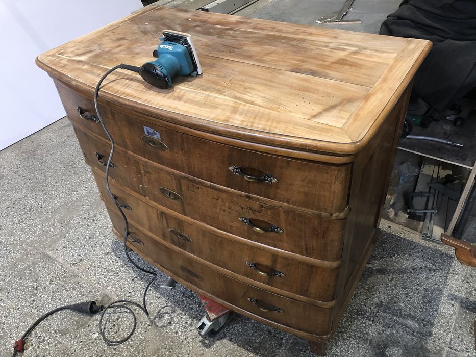 Масивен дървен скрин 112х66 мебел орех