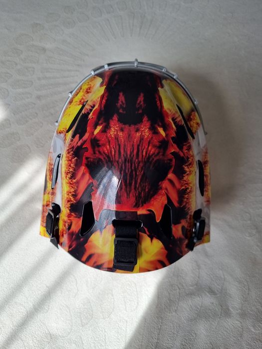 Продам шлем хоккейный