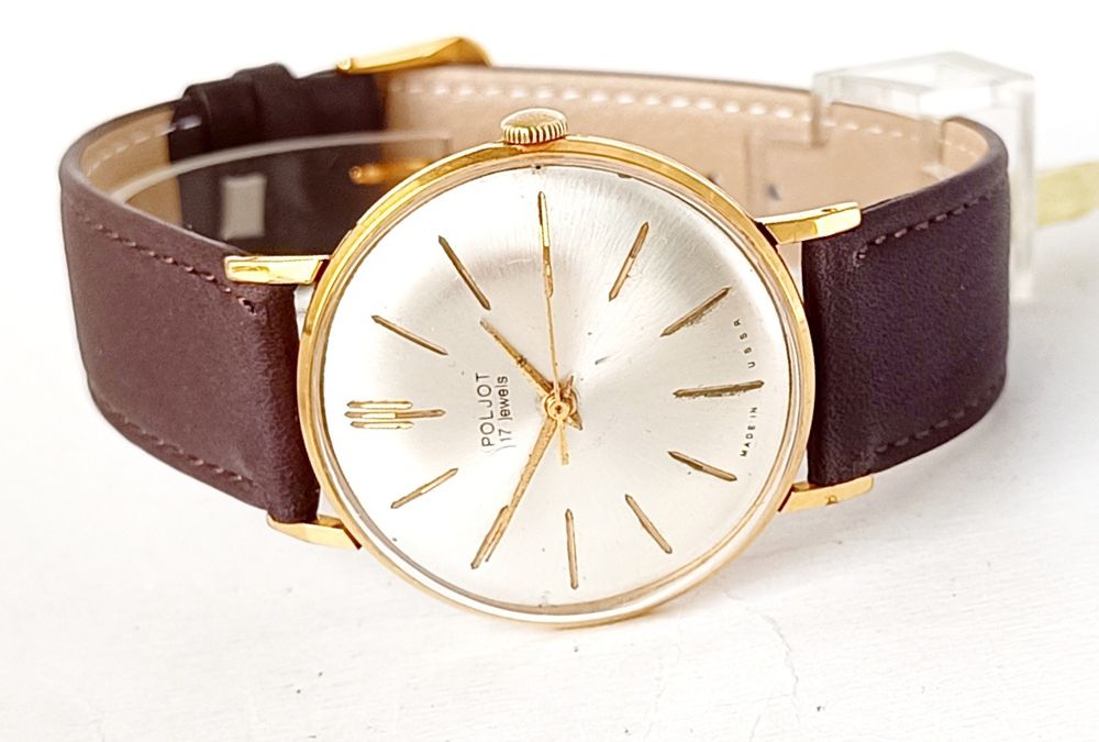 Poljot 17 jewels cal. 2409 - мъжки механичен часовник с ръчно навиване