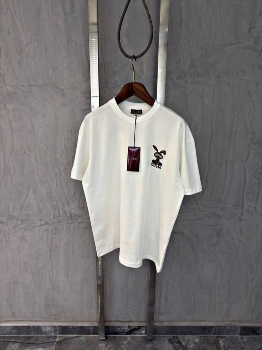 Tricou Gucci 
Marimi XXL 
PREȚ REDUS 125 LEI