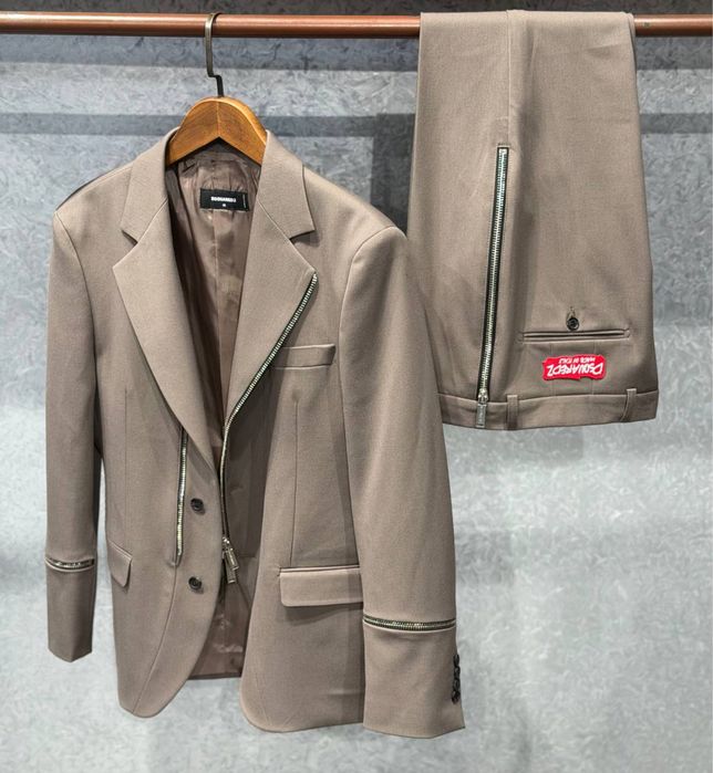 Costum dsquared colectie noua