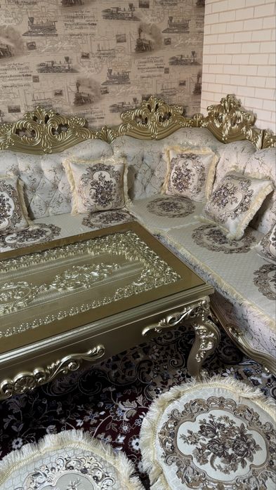 Ugalok divan shohona