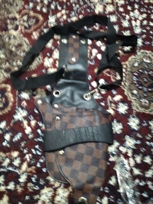 Парикмахерлар учун ,жуда кулай бел осма сумками.