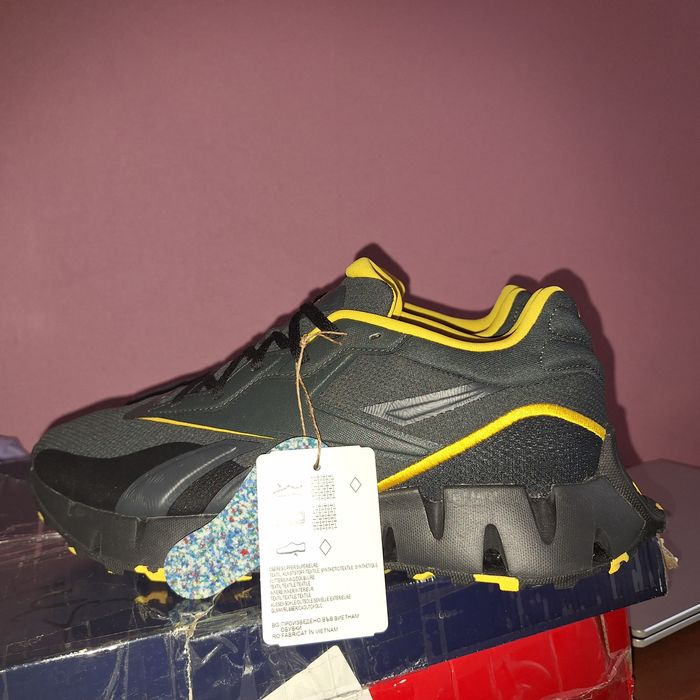 Продам новые кроссовки Reebok