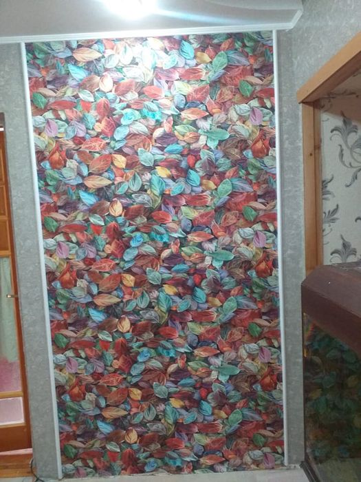 Поклейка обоев очень аккуратно