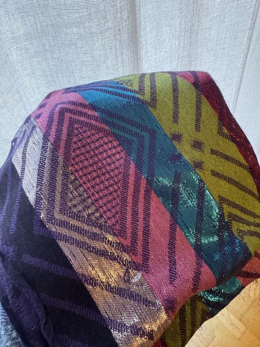 Esarfa multicolora ca noua