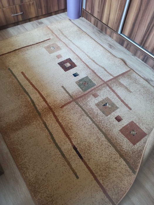 Мокетен килим използван