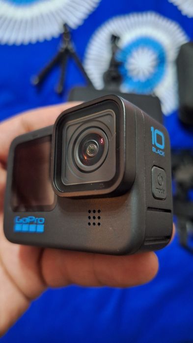 GoPro Hero 10 Black – stare foarte bună , ca nou + 3 baterii noi