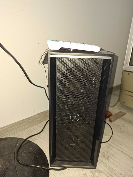 Компютър с монитор