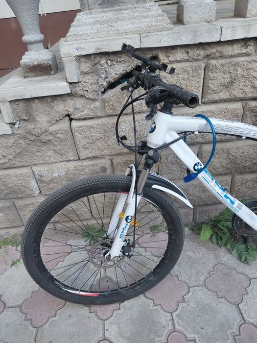 Велосипед BMW белый