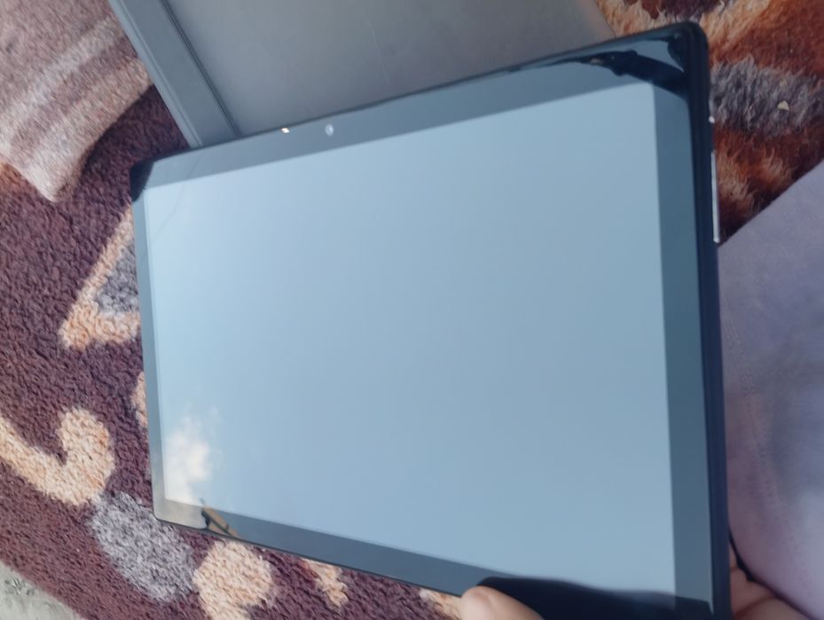 Tabletă PENTRU PIESE, defectă mufa de încărcare. Mai multe detalii în descriere.