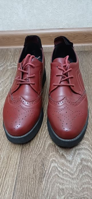 Продам обувь в отличном состоянии