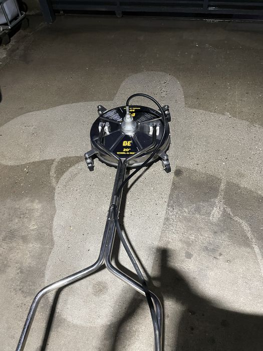 Servicii de curatat pavaje, fatade, acoperisuri, panouri fotovoltaice