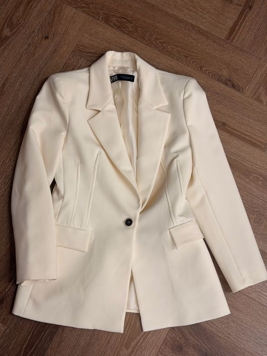 Молочный  жакет