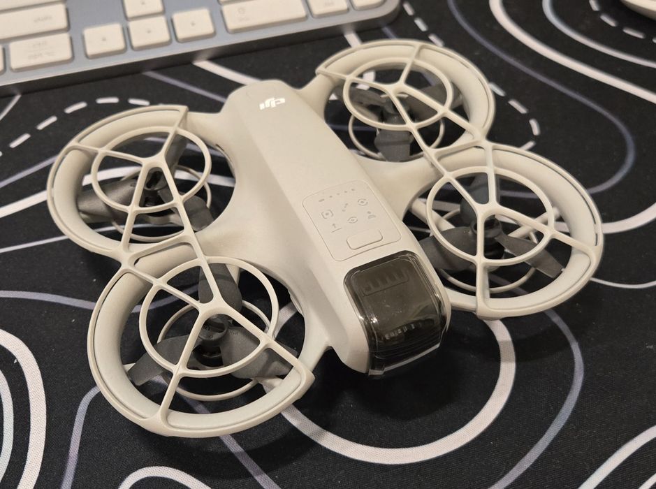 DJI Neo селфи дрон