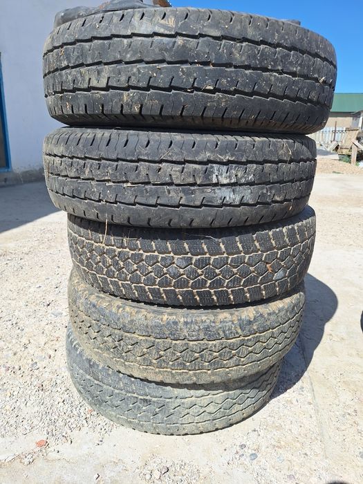 Продам шины на ниву размер R 15
