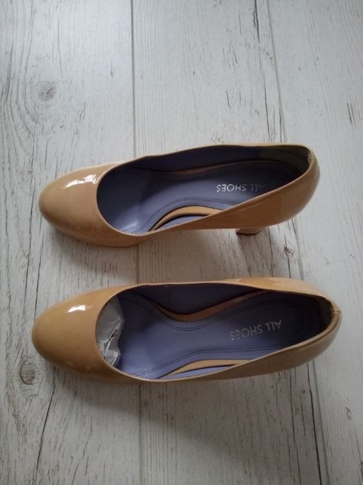Pantofi nude de lac, marimea 37