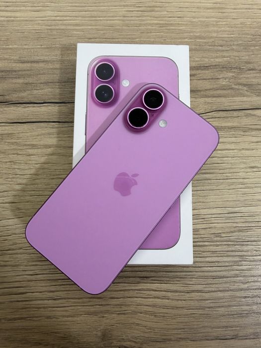 iPhone 16 + 4 калъфа