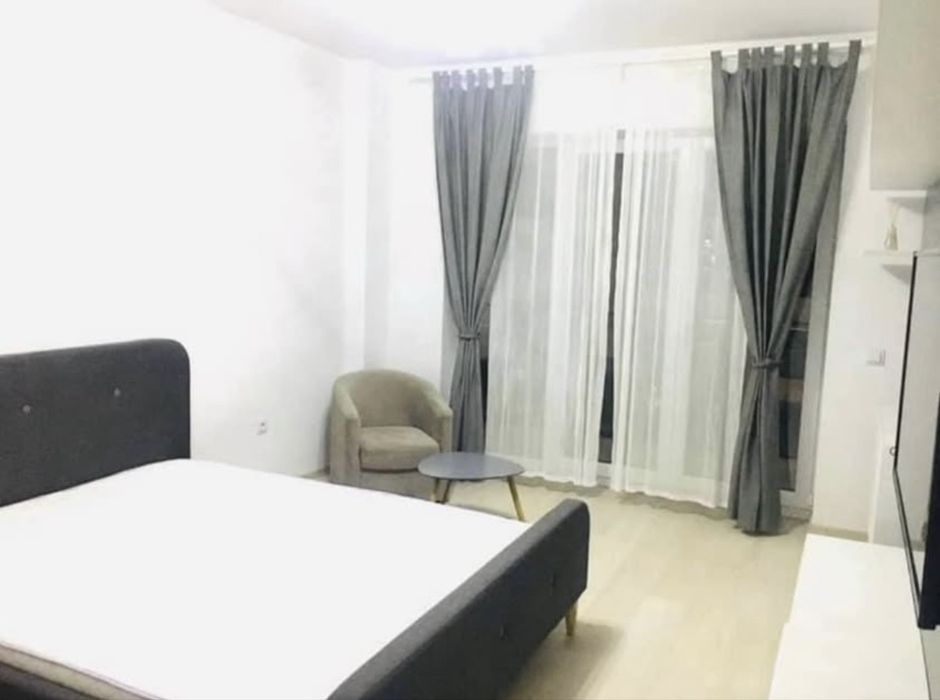 Inchiriez apartament mobilat