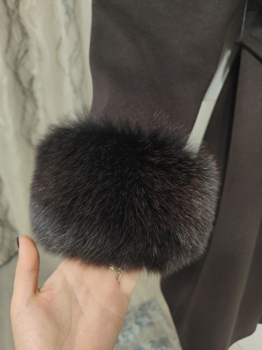 Palton din casmir cu blana de vulpe, S ciocolatiu