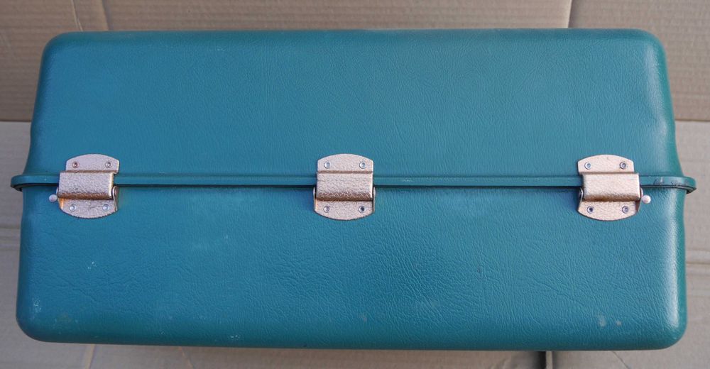 Cutie de pescuit vintage UMCO 1000RS (anii 1950) – verde USA