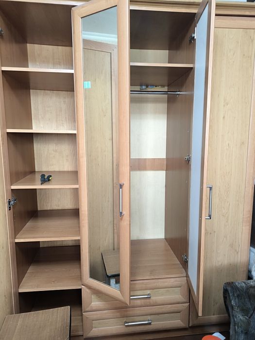 Продам шкаф распашной