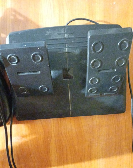 Volan cu pedale pentru gaming