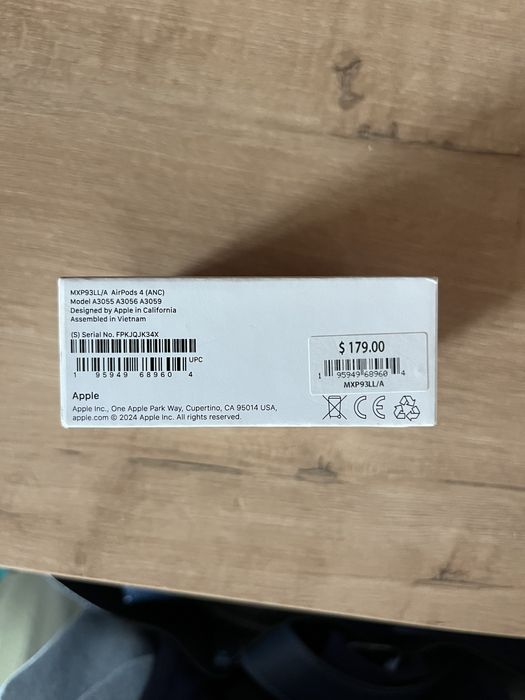 AirPods 4 с шумоподавлением