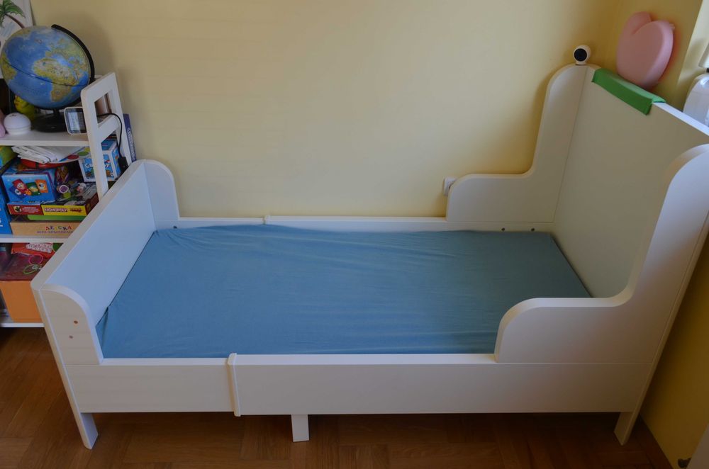 Детско разтегателно легло BUSUNGE - IKEA, 90x138 до 200 см, бяло.