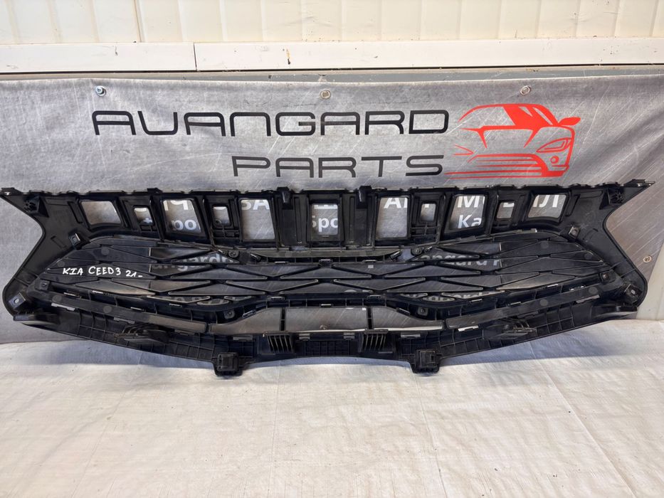 Решетка предна KIA Ceed 3 (CD) • 2018–2021