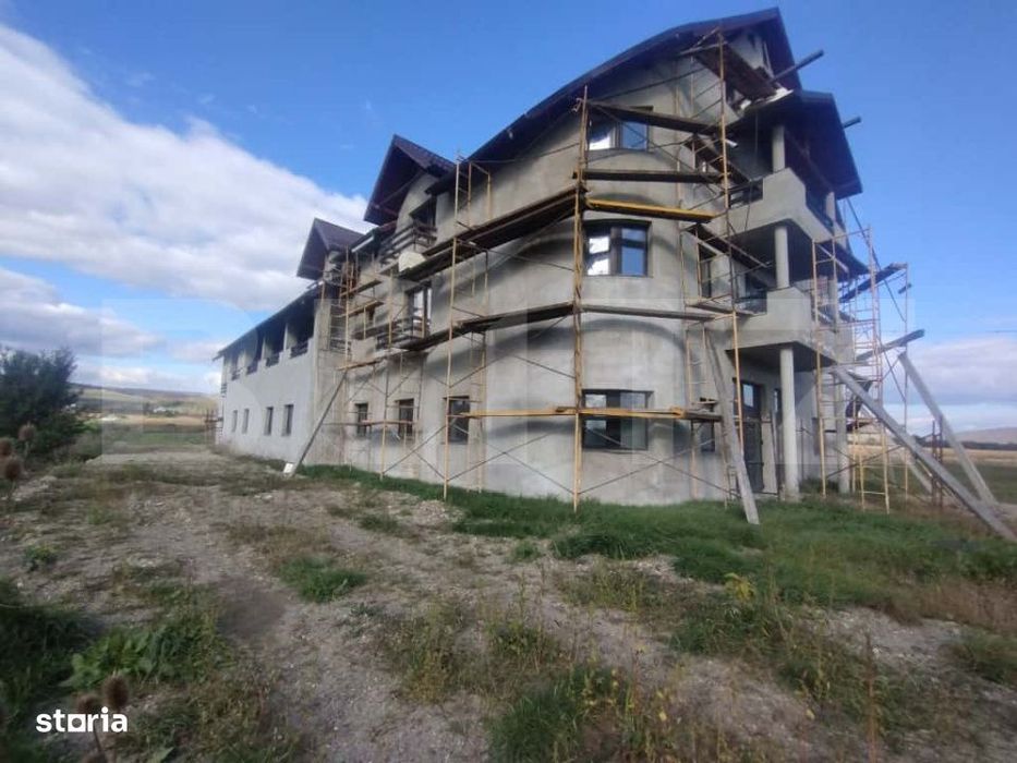 Sala evenimente, 1400 mp utili, 11600 mp teren, zona Uriu