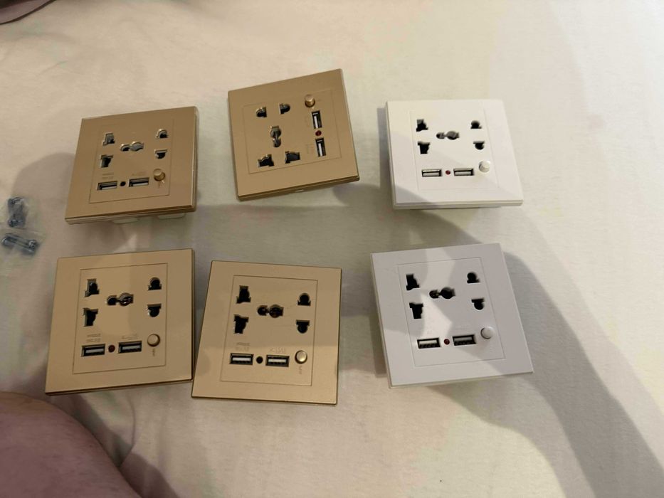 Priza universala cu USB