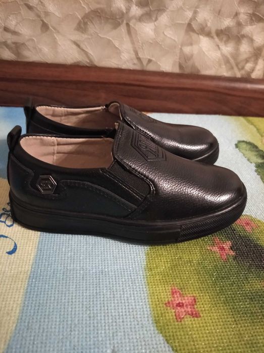 Продам туфли для мальчика