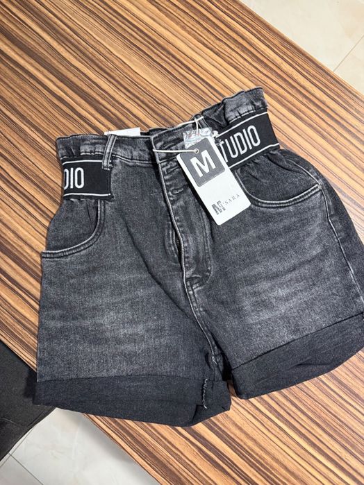 Чисто нови черни къси панталонки за лятот, размер С,