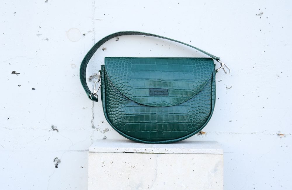 Чанта Vishna естествена кожа в зелено и черно