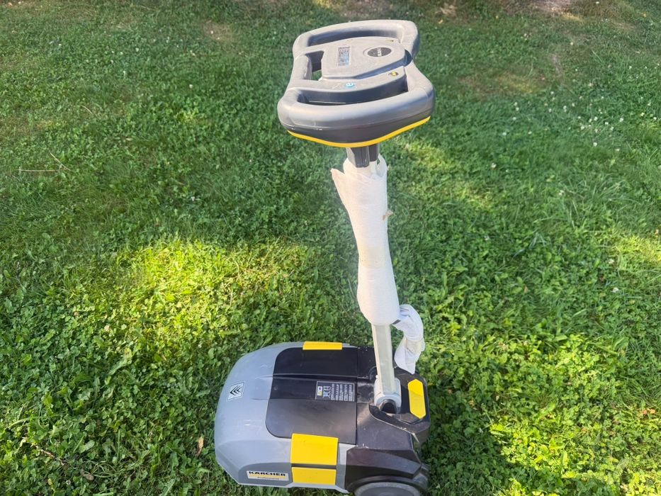 Masina de frecat - aspirat Karcher BD 30/4C