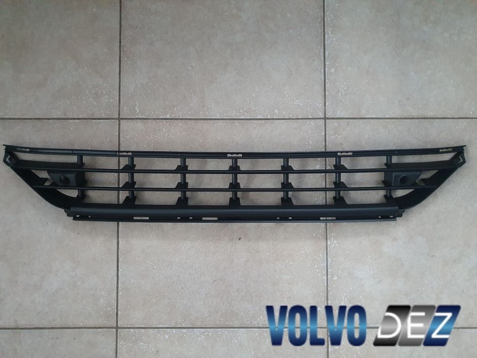 Grila Centrala Inferioara Bara Fata VOLVO XC60 31323775