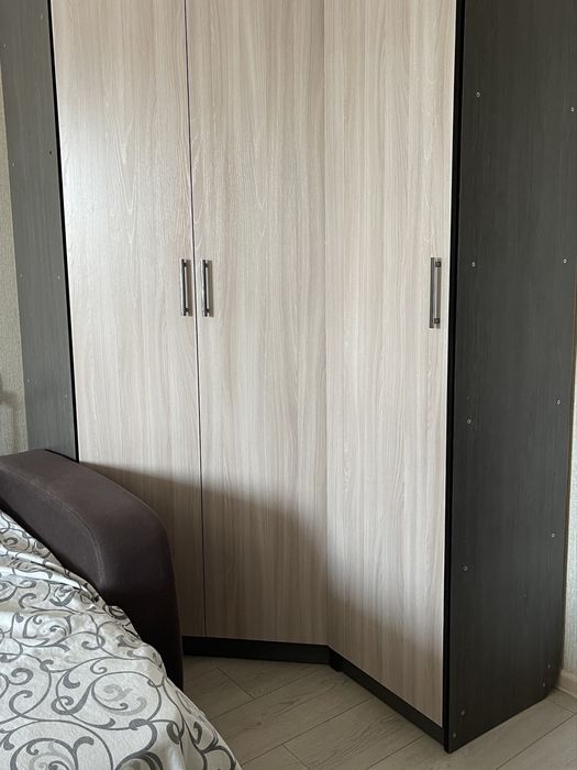 Шкаф угловой с пеналом