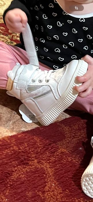 Продам детскую обувь