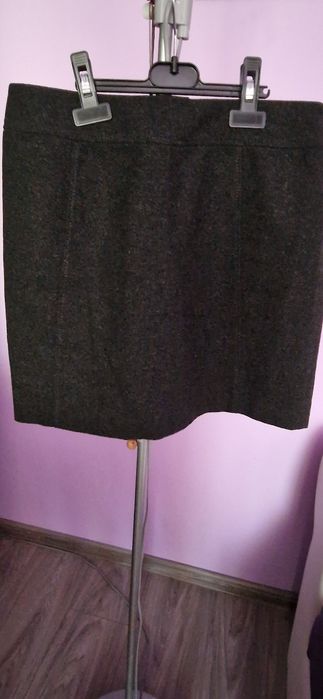 Vand doua fuste H&M stare excelenta